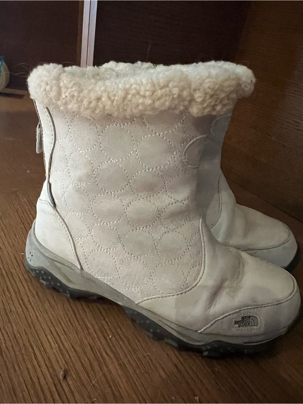 The North Face Women's Cream Quilted Shearling-Trim Winter Boots